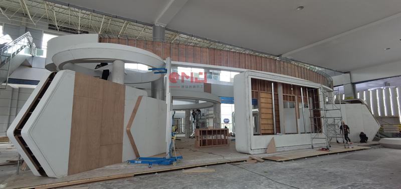 選擇展廳搭建公司時應(yīng)該注意什么？