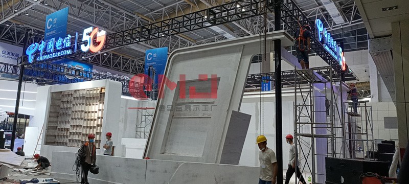 展臺搭建時的互動投影墻是什么？